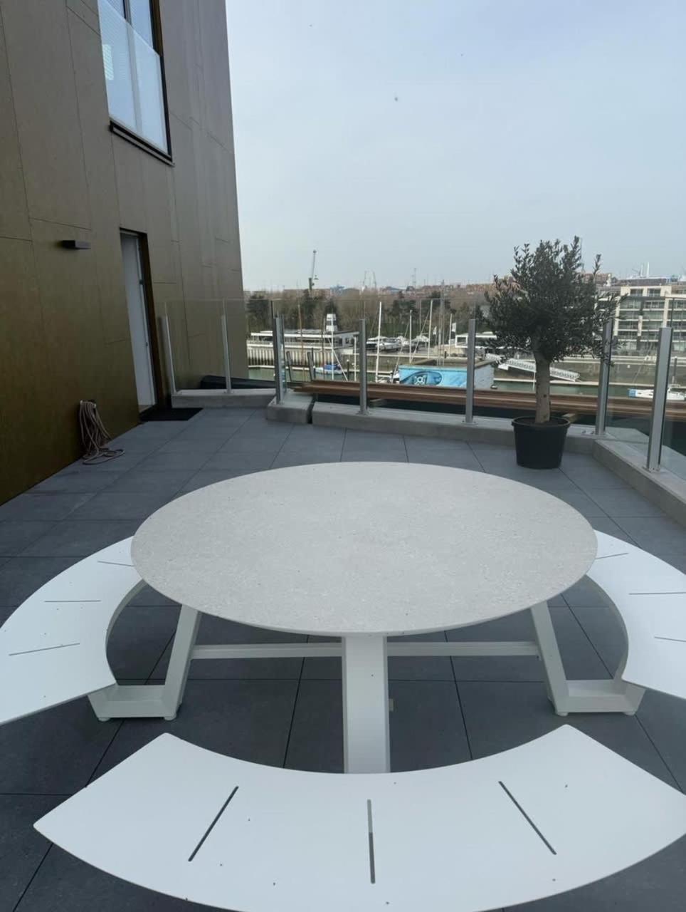Huswell - Lovely New Apartment At The Harbor + Parking Brügge Exterior foto
